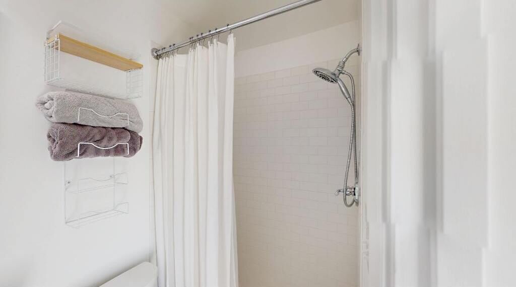 Shower, towels