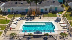 Pool - Snowbirds Welcome|Island Villa|Waterway District (Gulf Shores)