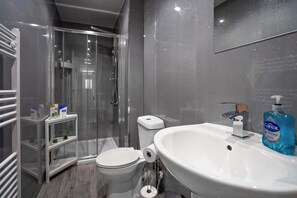 Douche, sèche-cheveux