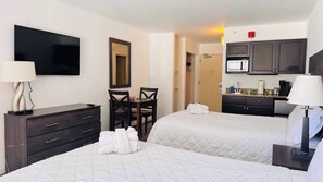 Iron/ironing board, WiFi, bed sheets - LA74 Great studio right on the beach + pool (Myrtle Beach)