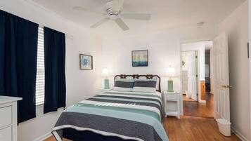 5 bedrooms, iron/ironing board, WiFi, bed sheets