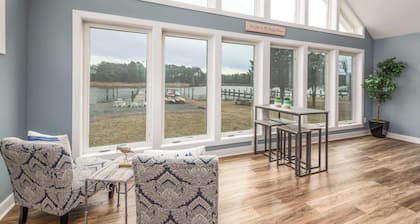 Grays Inn Creek Waterfront Pvt. Dock Kayaks & View