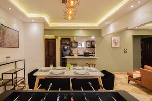 Basic Apartment | Dining