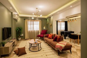 Basic Apartment | Living area
