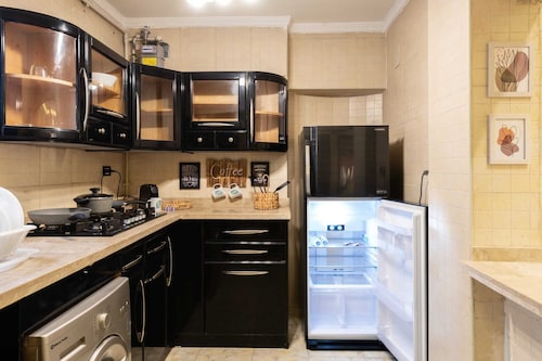 Xuru Stays I Play Foosball & Do Yoga - 1 BR Apt. 5 Min To Airport