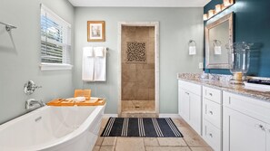 淋浴设施、吹风机、毛巾