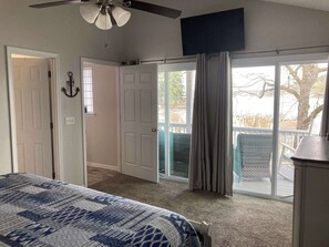 5 bedrooms, iron/ironing board, WiFi, bed sheets - 51 The Anchor Summary (Leesburg)