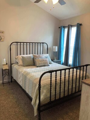 5 Schlafzimmer, Bügeleisen/Bügelbrett, WLAN, Bettwäsche