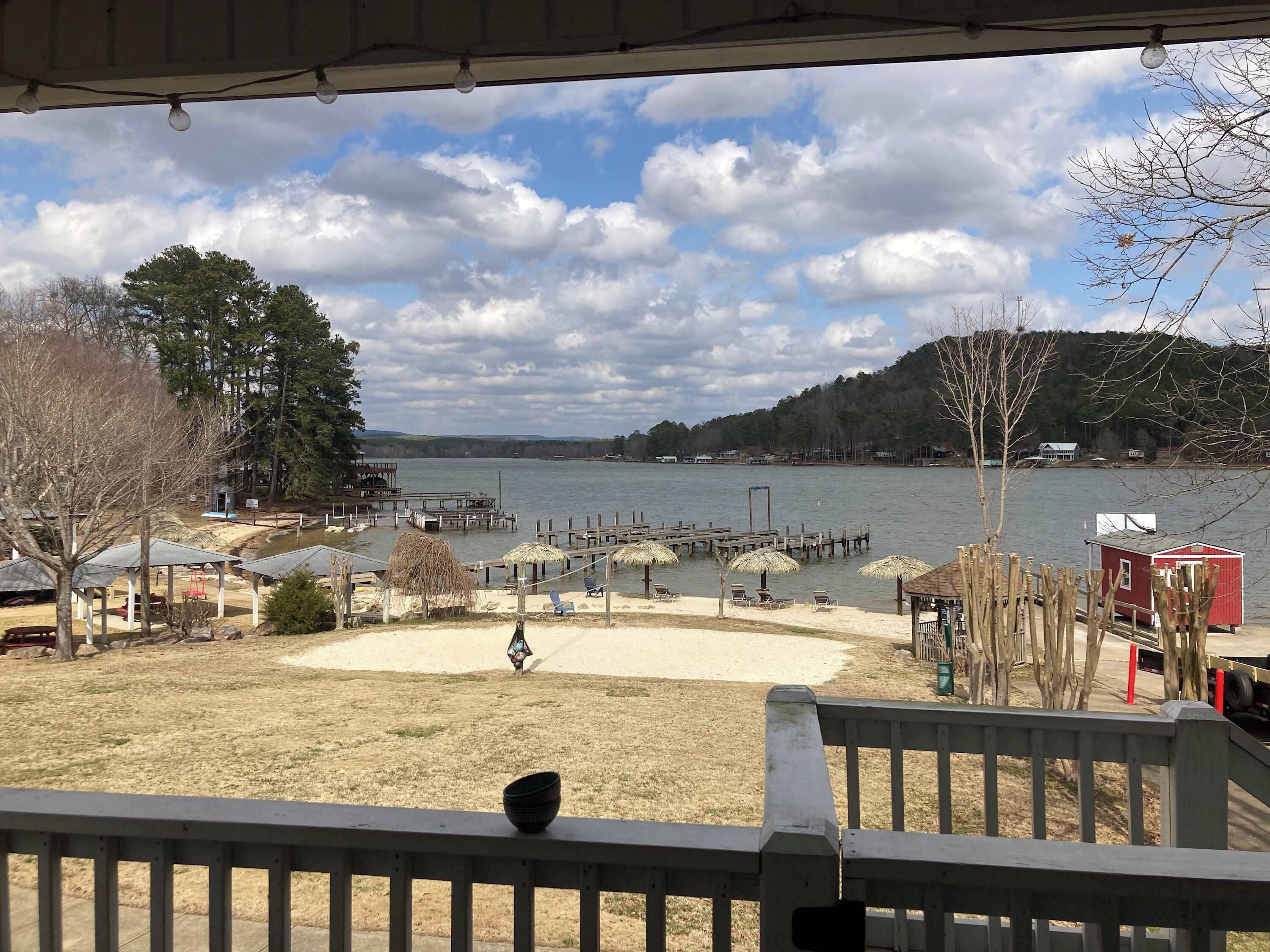 المنطقة المحيطة بالمنشأة