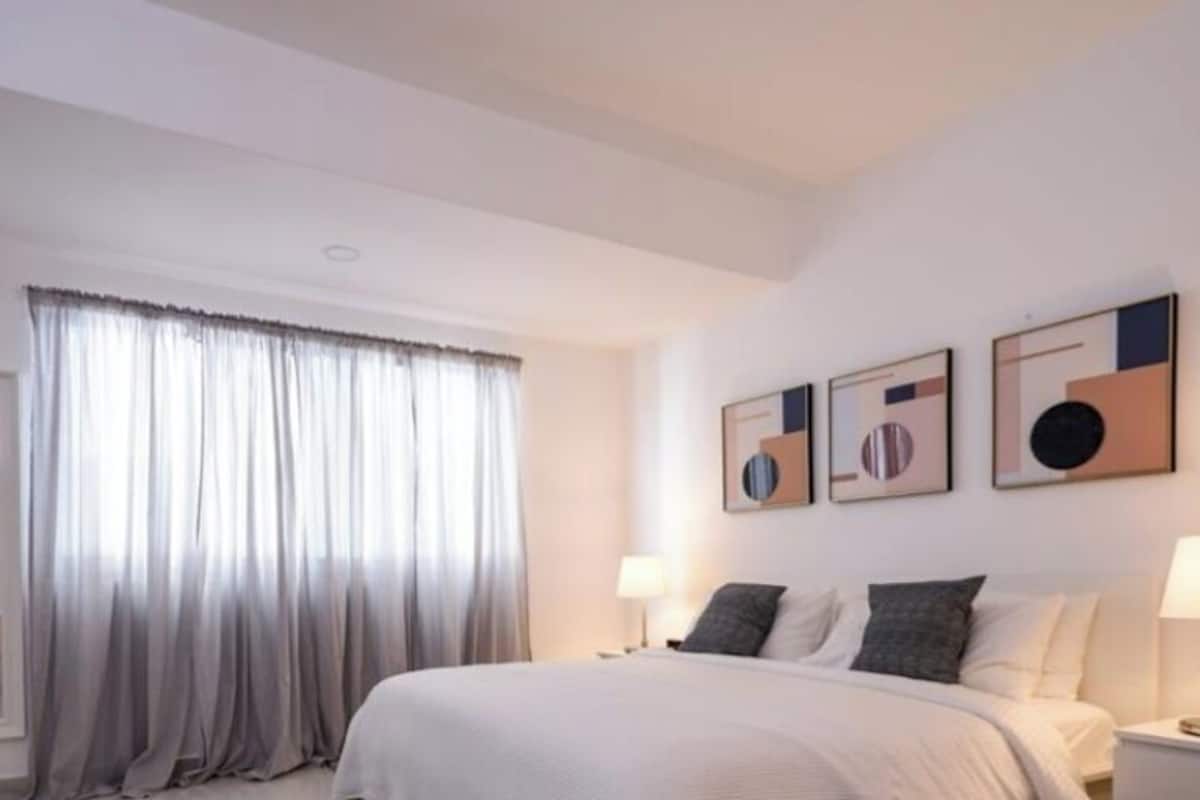 Appartement Confort, 1 trÚs grand lit et 1 canapé-lit, balcon, vue ville