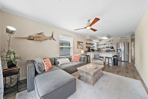 Signature House, 3 Bedrooms, Non Smoking, Pets Allowed | Living room | 45-inch Smart TV with digital channels - Waves and Rays (Gulf Shores)