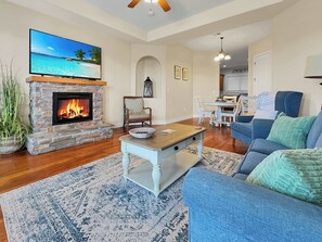 TV, fireplace, offices - L 1-2 Sleeps 10 stunning views close to SDC (Branson)