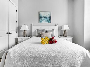 3 bedrooms, iron/ironing board, WiFi, bed sheets