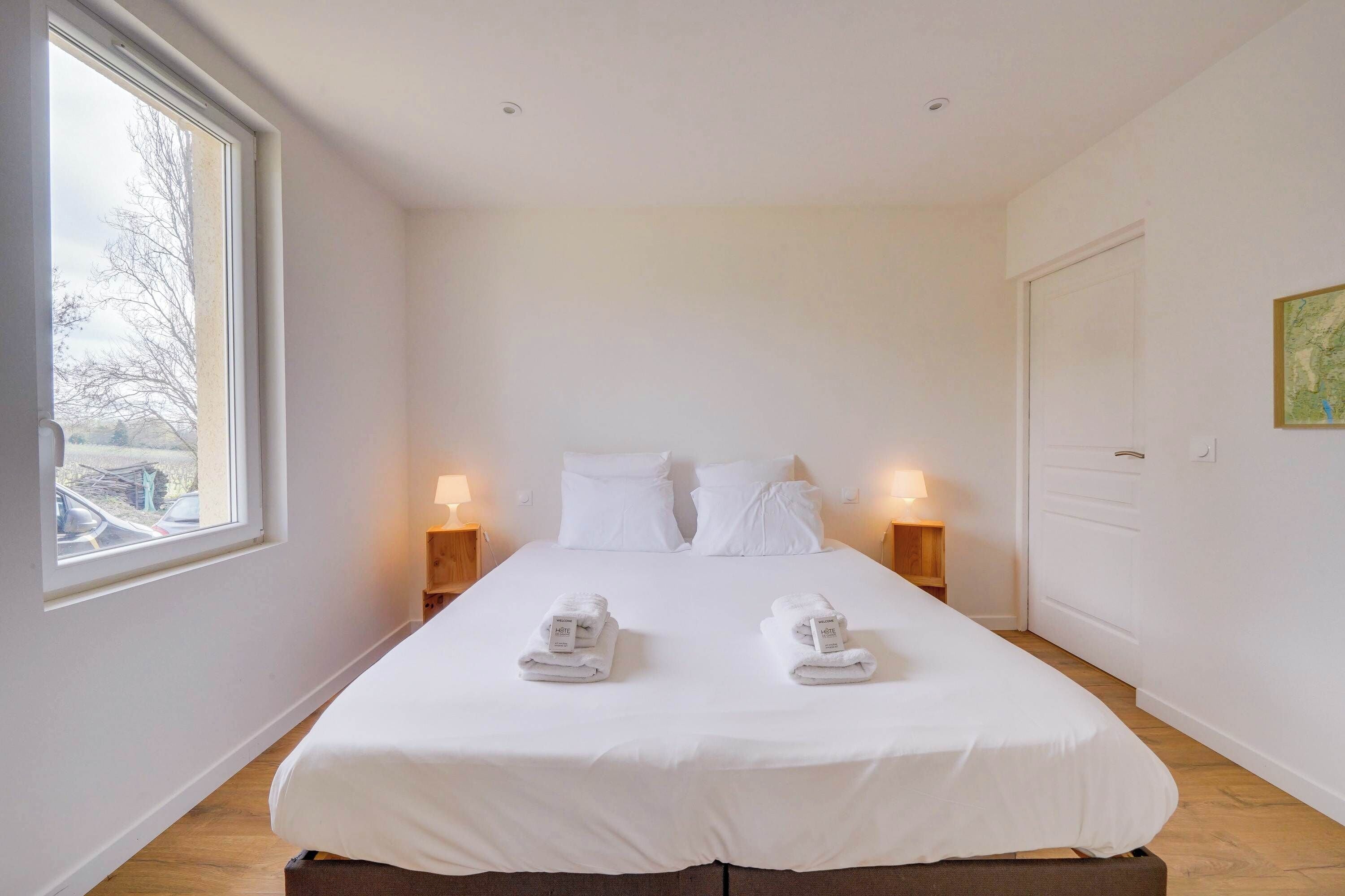 2 habitaciones, tabla de planchar con plancha, wifi y ropa de cama 