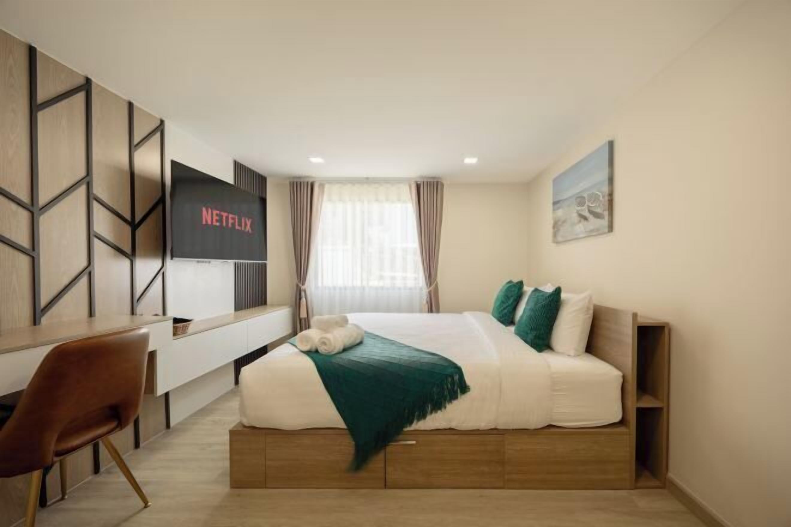 Bàn, khu vực làm việc phù hợp cho laptop 