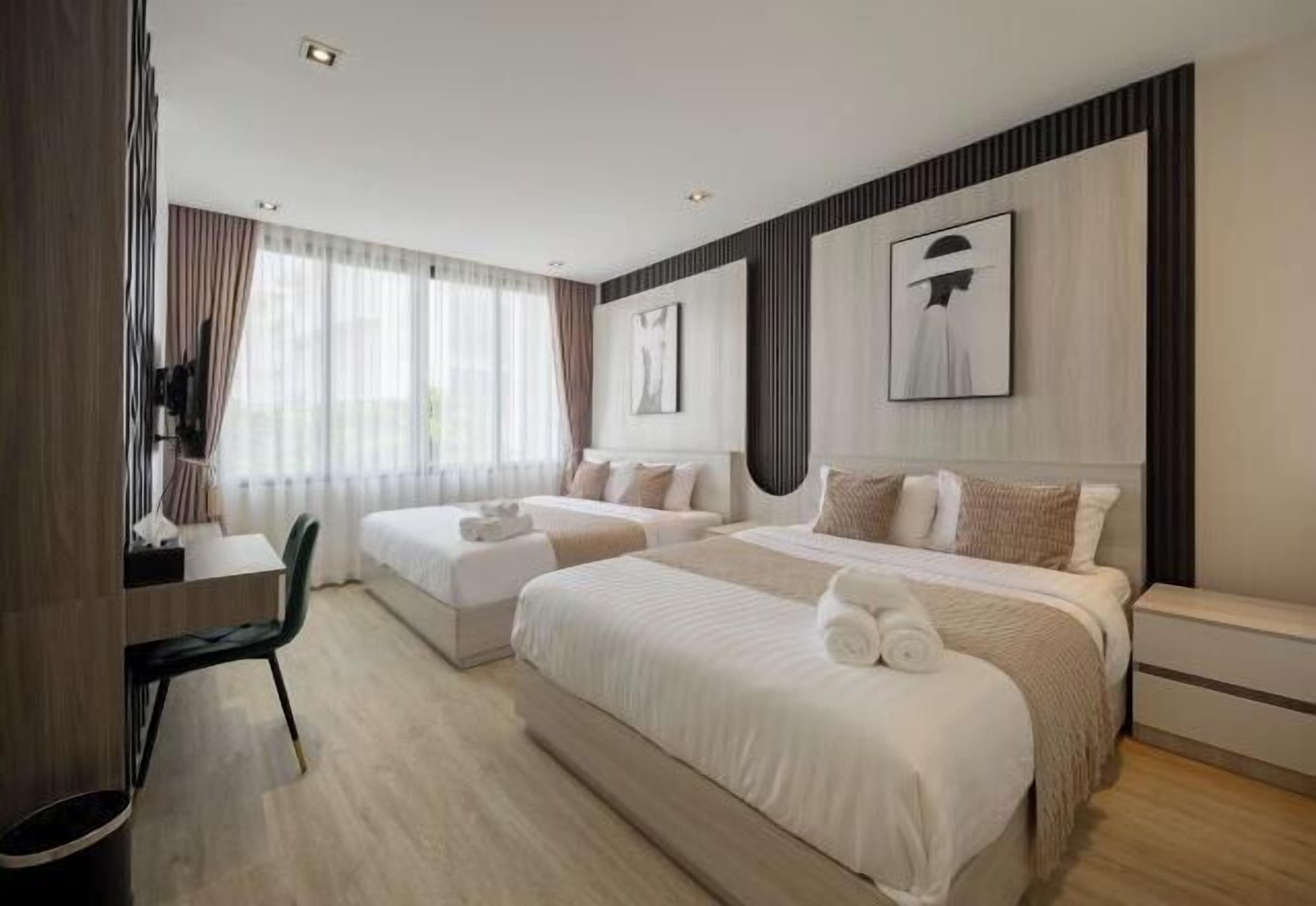 Bàn, khu vực làm việc phù hợp cho laptop 