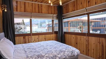 Family Apartment | 1 bedroom, Egyptian cotton sheets, premium bedding, down comforters