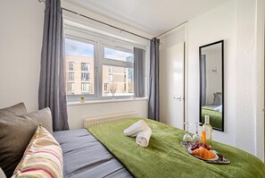 4 chambres, fer et planche à repasser, Wi-Fi gratuit, draps fournis
