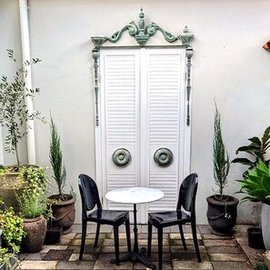Outdoor dining - European Style Escape in Geelong (Geelong)
