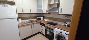 Private kitchen - Apartment next to the beach (Roquetas de Mar)