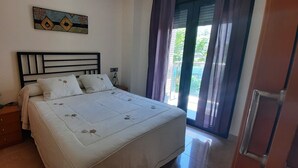 1 bedroom, iron/ironing board, WiFi (free), bed sheets
