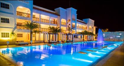 Cap Cana, pool front apartment - Spectacular!