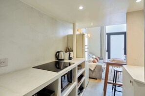 Fridge, microwave, dishwasher, coffee/tea maker