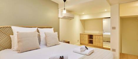 2 bedrooms, iron/ironing board, WiFi, bed sheets