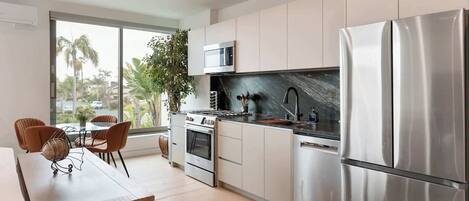 Fridge, microwave, oven, stovetop