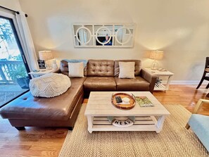 テレビ、書斎 / ワークスペース