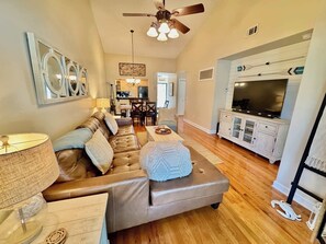 テレビ、書斎 / ワークスペース