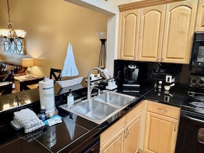 Fridge, microwave, oven, stovetop - New Coastal 2 bed 2 ba villa - walk to the beach! Pet Friendly! (Hilton Head Island)