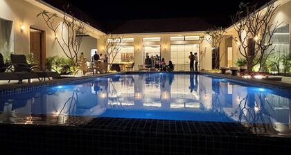 BOHO VILLA JAIPUR
4bedroom super luxury pool villa with bohemian charm