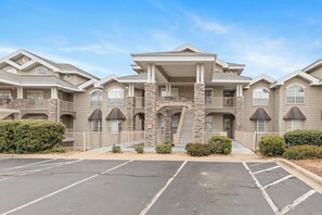 Exterior - Greenside Hideaway - In the heart of Branson! (Branson)