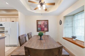 Dining - Greenside Hideaway - In the heart of Branson! (Branson)