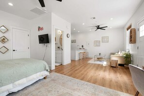 1 chambre, fer et planche à repasser, Wi-Fi, draps fournis