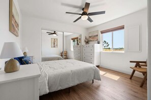 2 slaapkamers, een strijkplank/strijkijzer, wifi, beddengoed