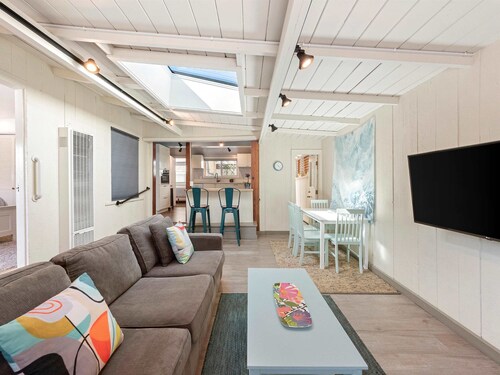 Cottage at the Point - For 4!