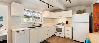 Cottage at the Point - For 4!