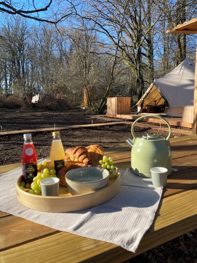 Lake view tent with private spa Copa cabanes 4