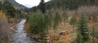 Cimmaron Suite 212- With Seasonal Pool Access plus RMNP Entrance Close By!
