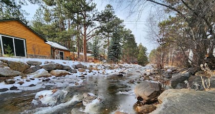 Cascade Suite 225- With Seasonal Pool Access plus RMNP Entrance Close By!