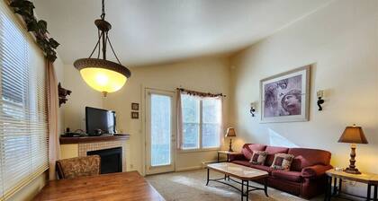 Cascade Suite 226- With Seasonal Pool Access plus RMNP Entrance Close By!