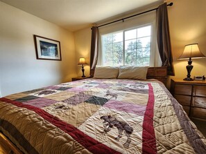Iron/ironing board, WiFi, bed sheets - Fall River Overlook 202- With Seasonal Pool Access plus RMNP Entrance Close By! (Estes Park)