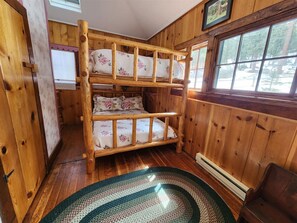 2 bedrooms, bed sheets - Ypsilon- Located IN the Heart of RMNP! (Estes Park)