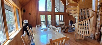 Ridgeview- Charming two-story house in the heart of Meeker Park!