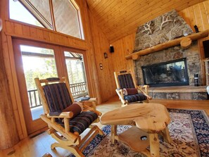 Interior - Ridgeview-Nestled in the heart of wilderness with Acreage! (Allenspark)