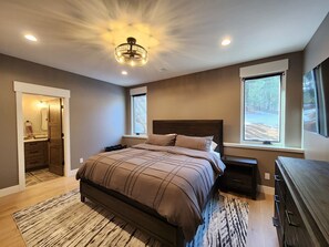 WiFi, bed sheets - Wildflower Retreat- Large Family Home! Close To The RMNP Less than a 4 Minute Drive! With Hot Tub! (Estes Park)