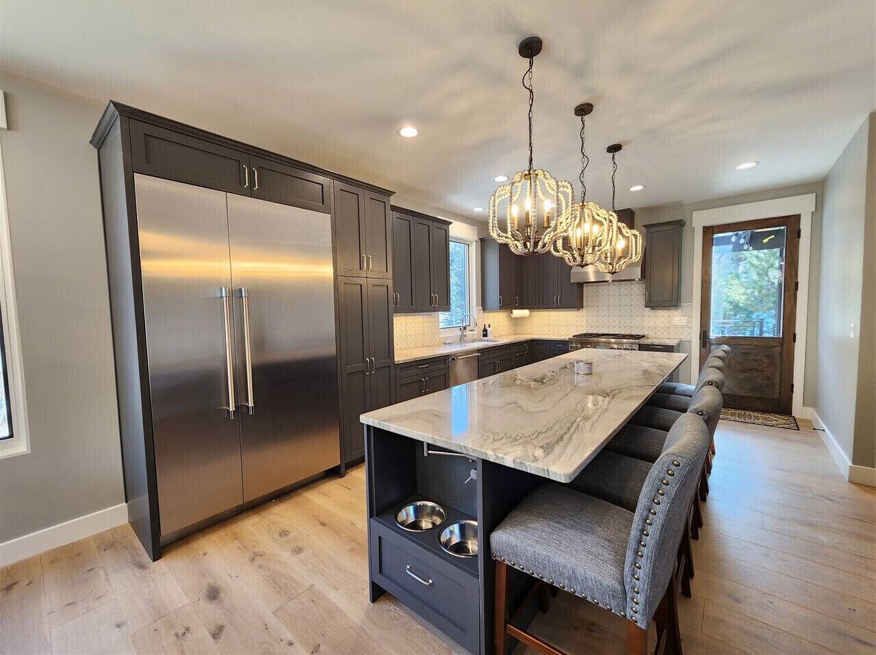 Réfrigérateur, micro-ondes, four, lave-vaisselle