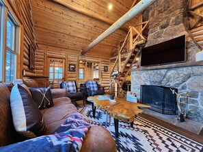 TV, fireplace